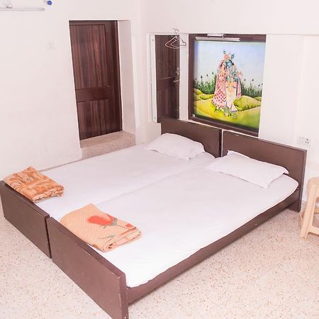 New Metro Guest House Калькутта Экстерьер фото